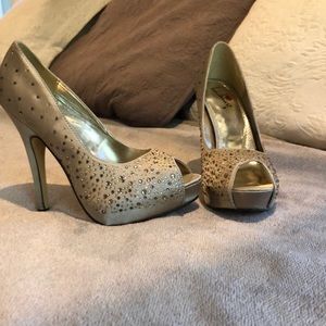 Luichiny champagne jeweled dress heels